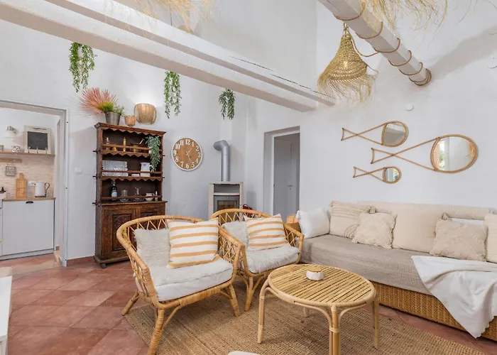 4 Bedroom Awesome In